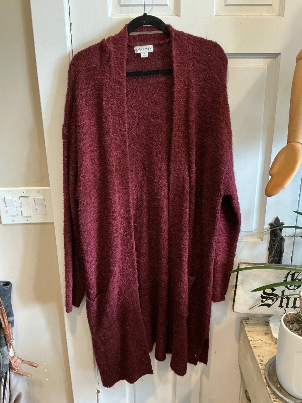 Ava Viv cardigan sweater in excellent condition!  Plus size 3x